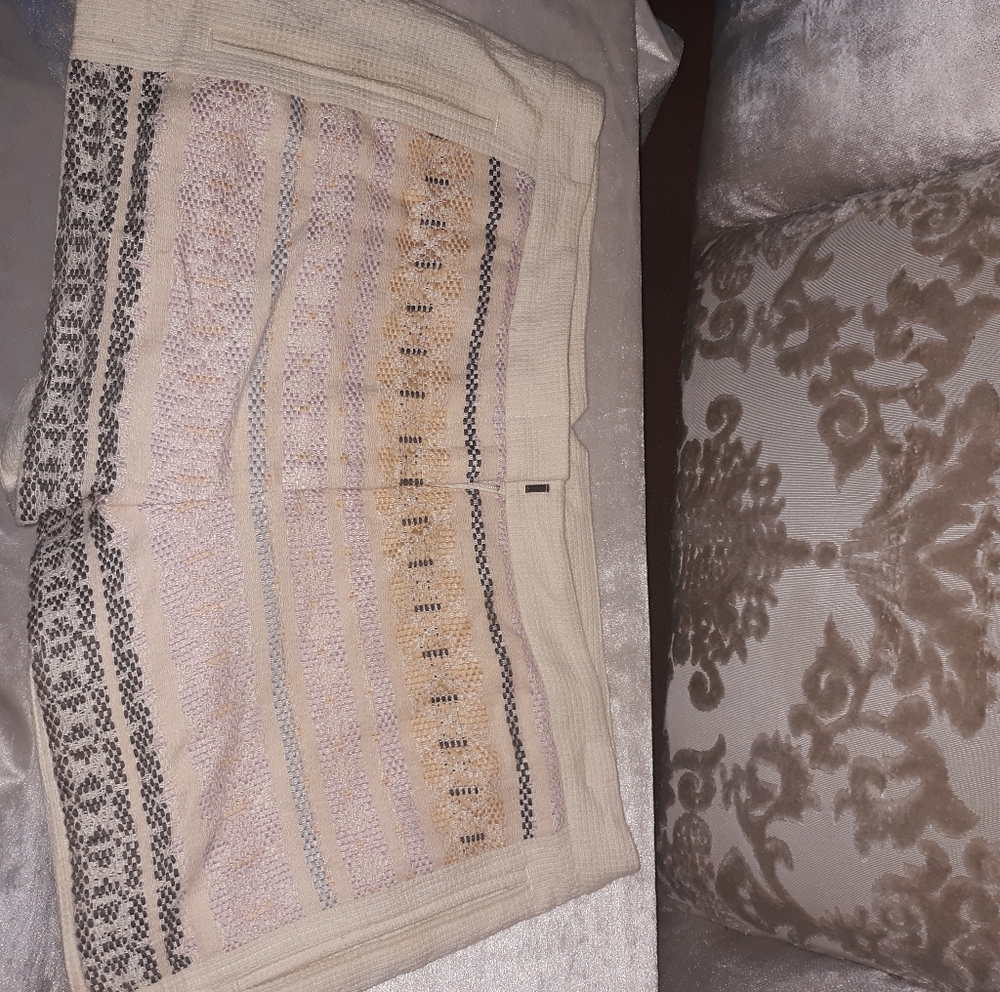 Bcbgmaxazria shorts size 8